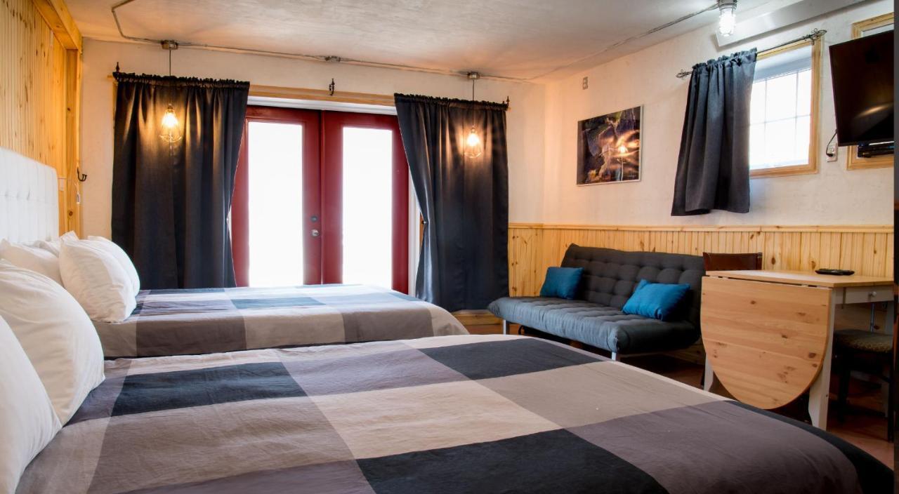 La Galouine Auberge Tadoussac Buitenkant foto
