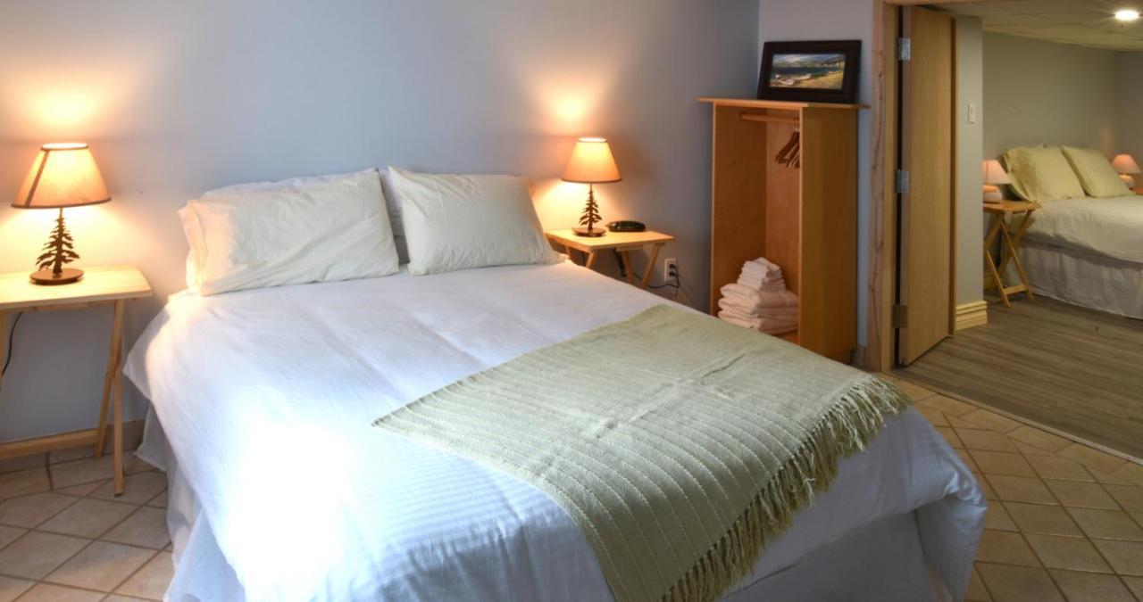La Galouine Auberge Tadoussac Buitenkant foto